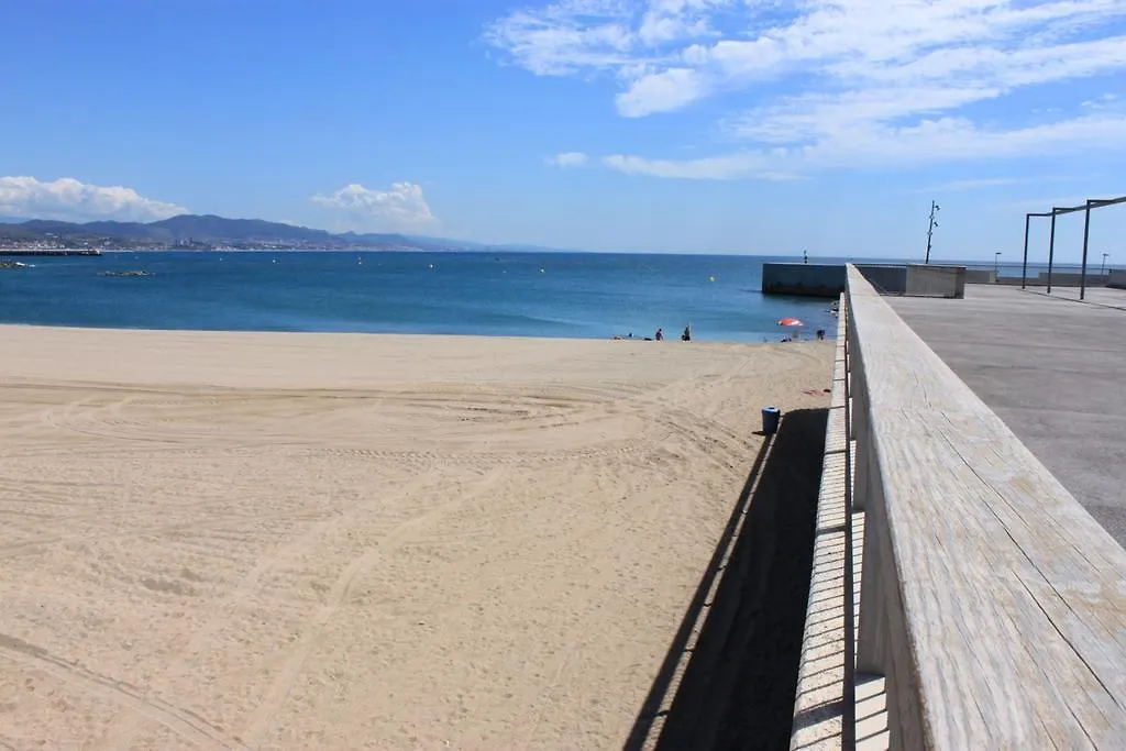 Port Forum Boat - Glamping Experience Barcelona
