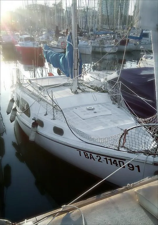 Botel Port Forum Boat - Glamping Experience Barcelona