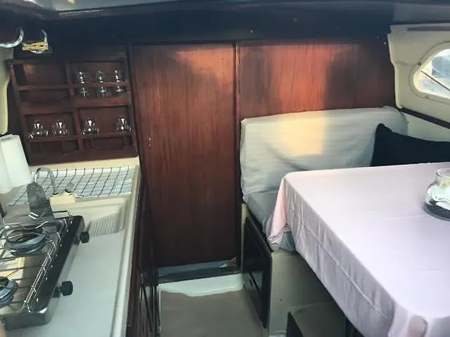 Port Forum Boat - Glamping Experience Barcelona Botel