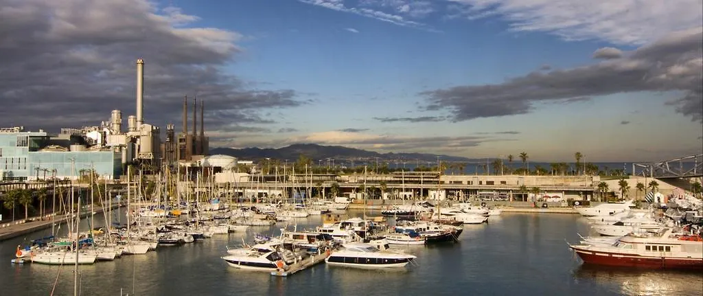 Port Forum Boat - Glamping Experience Barcelona Botel
