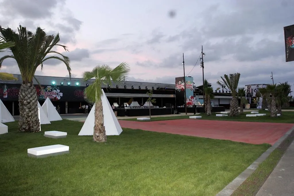 Port Forum Boat - Glamping Experience Barcelona Spain